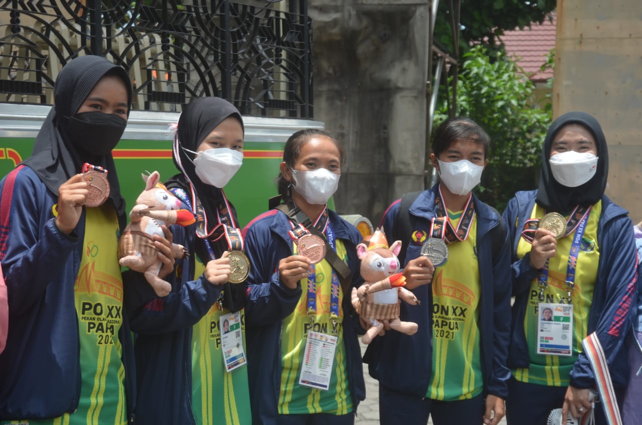 Diarak Keliling Cianjur, Lima Atlet PON XX Papua Disambut Meriah Masyarakat