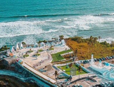 Karang Potong Ocean View, Spot Wisata Alam Ala Santorini di Cianjur