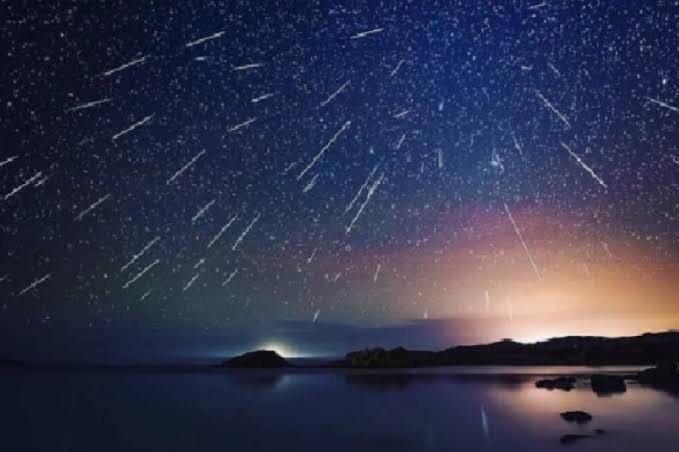 CIANJURUPDATE.COM - Sepanjang Oktober 2021, akan ada 11 fenomena Astronomi menarik yang akan menghiasi langit Indonesia, baik di siang maupun malam hari. Bahkan, ada empat puncak hujan meteor yang terjadi.