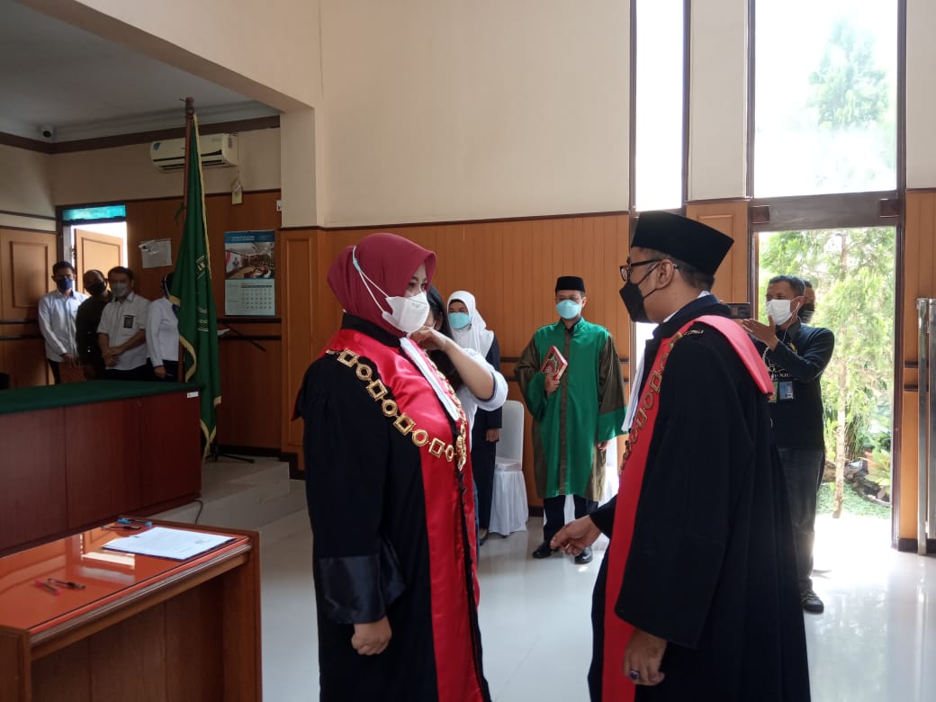 Resmi Dilantik, Ni Wayan Wirawati Emban Tugas sebagai Wakil Ketua PN Cianjur