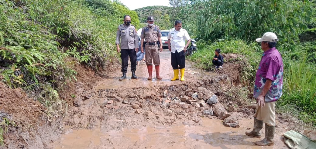 Akses Jalan di Kecamatan Takokak Belum Bisa Dilalui Kendaraan, Camat: Masih Menunggu Alat Berat