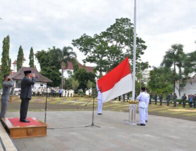 Giat Hari Pahlawan di Cianjur, Forkopimda Gelar Upacara hingga Ziarah ke TMP