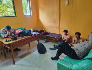 Jalan ke Sekolah Sambil Main HP, Pelajar di Cianjur jadi Korban Jambret