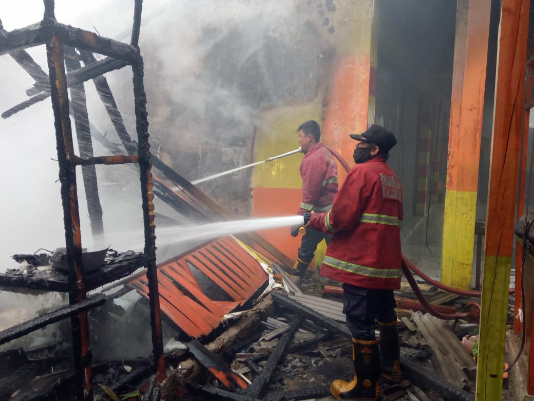 Tabung Gas Bocor, Warung Makan di Rancagoong Ludes Terbakar