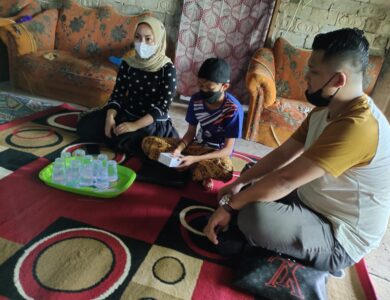 Bayu Ardani Dapat Santunan PDIP Cianjur Berupa HP dan Sembako