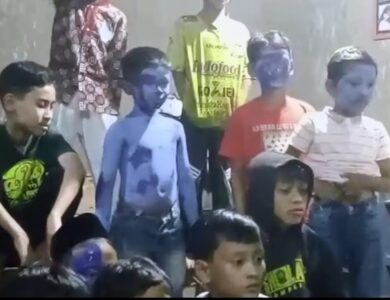 Serunya Tradisi Nobar Unik Ala Masyarakat di Ciranjang