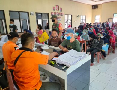 Kantor Pos Ciranjang Bagikan Dana BSS & Migor