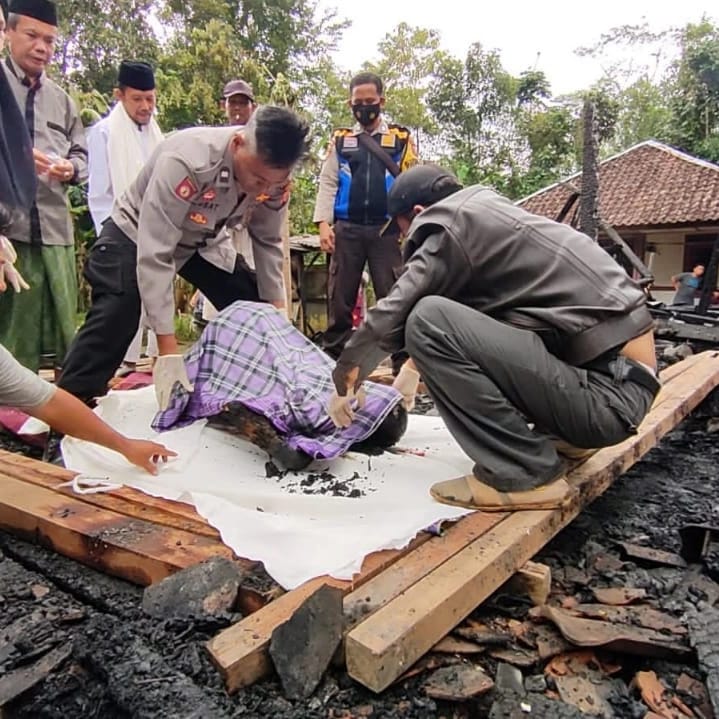 Kebakaran di Kadupandak Cianjur Tewaskan Seorang Wanita