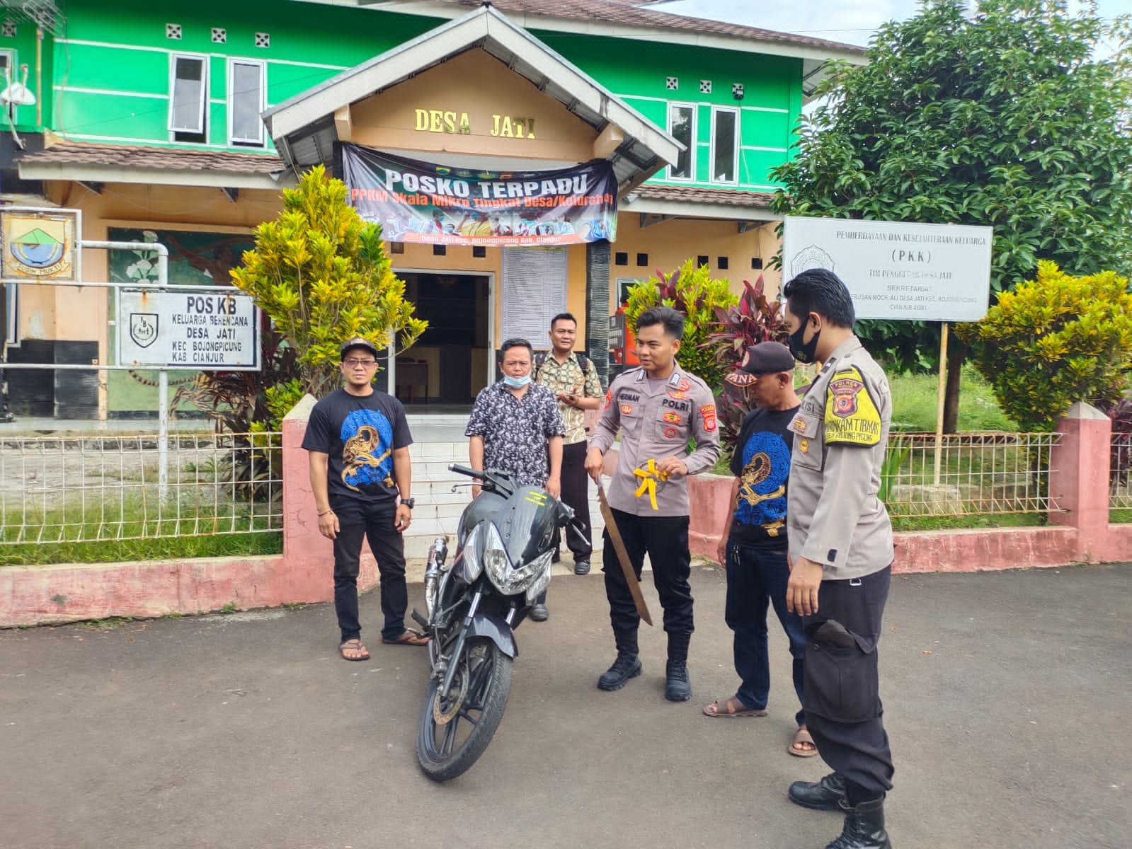 Bocil SMP Tawuran Bawa Sajam di Cianjur, Kabur saat Dikejar Warga