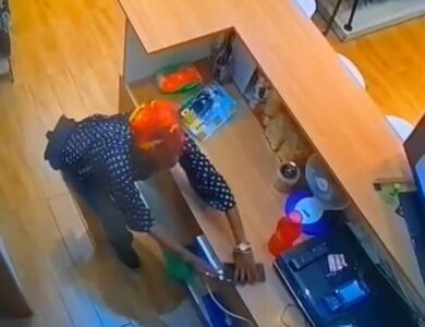 Baru Lebaran Sudah Bikin Dosa, Aksi Pencuri Handphone di Cianjur Terekam CCTV