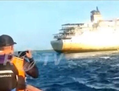 Kapal Sirimau Kandas, Diduga Akibat Menabrak Karang