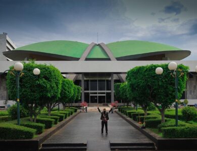 Fantastis! DPR Anggarkan Pergantian Lift Rp55 Milyar