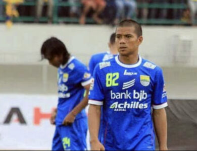 Bobotoh Persib Meninggal di GBLA, Tantan Ucapkan Belasungkawa
