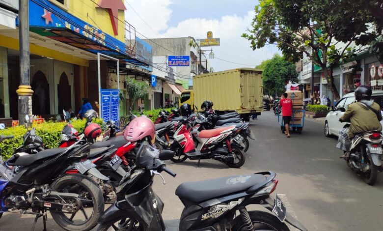 Terapkan Tarif Berlangganan, Juru Parkir Cianjur: Penghasilan Pasti Terganggu!