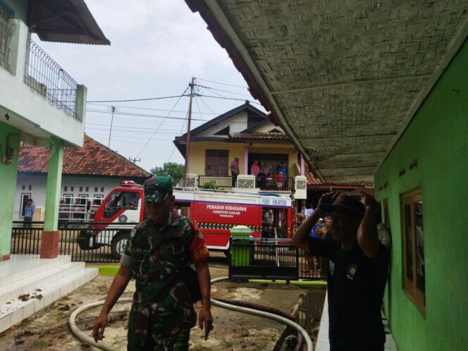 
					Pondok Pesantren Al-Istianah Bojongpicung Cianjur Kebakaran.(Foto: Afsal Muhammad/cianjurupdate.com)