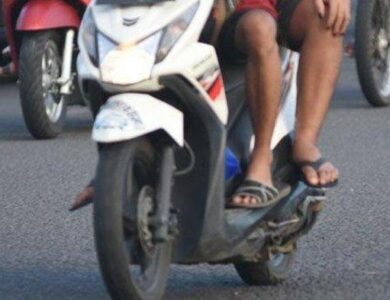 Benarkah Pakai Sendal Jepit Saat Bekendara Akan Ditilang? Ini Penjelasan Polisi
