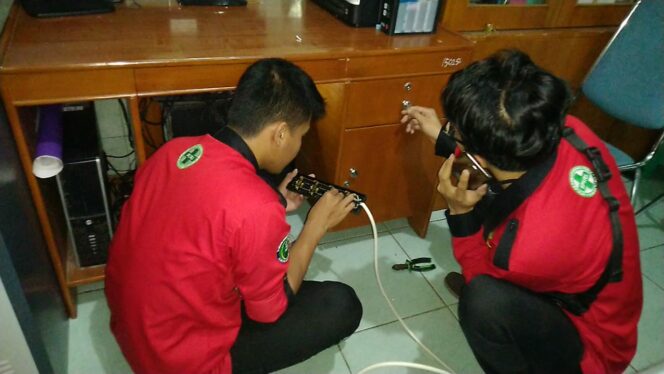 
 Teknisi IPRSRS RSUD Cianjur sedang bertugas. (Foto:Cianjur Update)