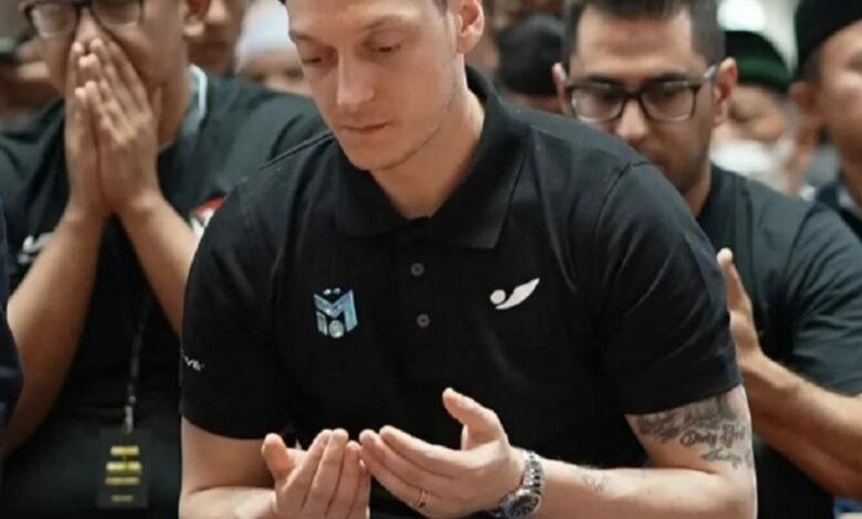 Mesut Ozil Disebut Ingin Jadi WNI