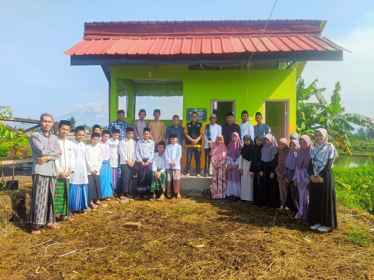 Global Wakaf-ACT Cianjur meresmikan Sumur Wakaf di Pesantren Al-Muslih Munjul