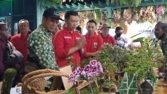 
					Sejumlah penggiat tanaman hias di Cipanas mengikuti Indonesia Hoya Plant Festival 2022. (Foto: Istimewa)