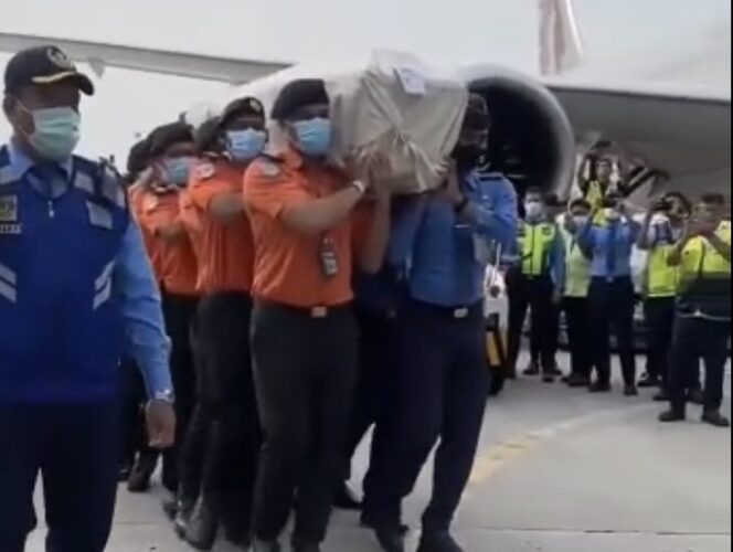 
 Jenazah Eril Tiba di Tanah Air, Pemakaman Dilaksanakan Besok Pagi