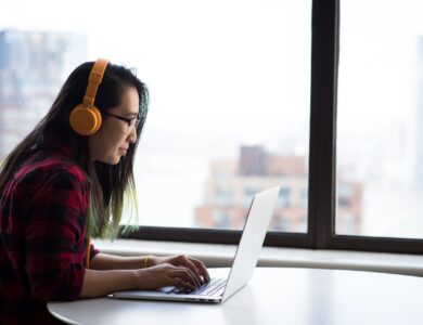 Aplikasi Menulis yang Menghasilkan Uang