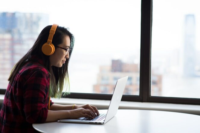 
 Aplikasi Menulis yang Menghasilkan Uang. (Foto: Pexels.com)