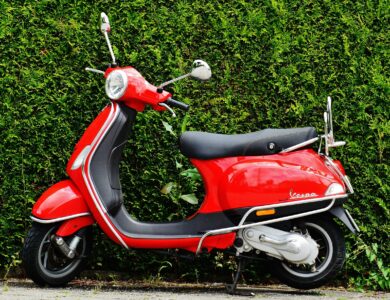 Harga 3 Motor Vespa Matic Terbaru 2022, Siap Beli?