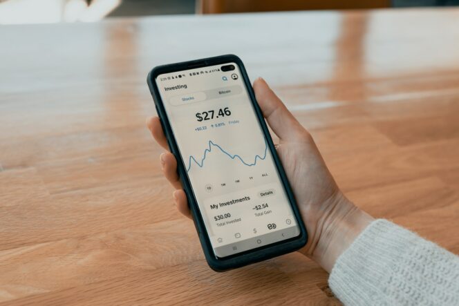 
					Aplikasi investasi terpercaya. (Unsplash.com)