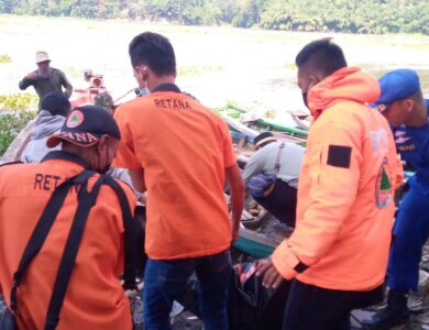 Kakek Mamad Ditemukan di Sungai Cisokan Cianjur Usai Hilang Saat Cari Lalap