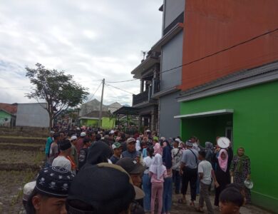 Pemilik Tanah Blokir Jalan Perumahan, Warga Pacet Cianjur Gelar Aksi Besar-Besaran