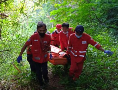 Pemancing Temukan Mayat Pria Tak Dikenal di Sungai Cisokan Cianjur