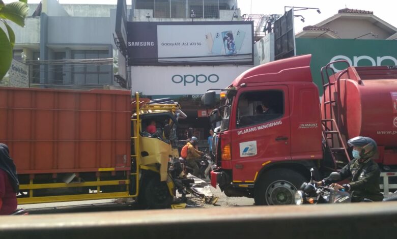 Kecelakaan, Truk Pertamina Tabrakan di Ciranjang Cianjur