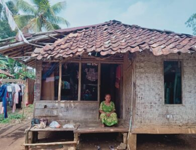 Prihatin! Pasutri Tunanetra di Cianjur Tinggal di Rumah Tak Layak Huni
