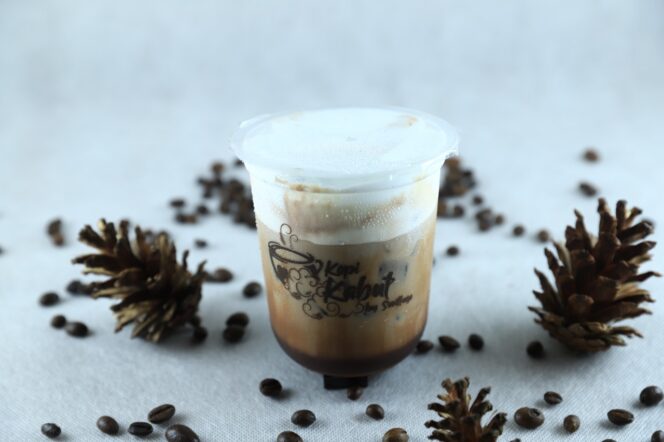 
 Tidak Cuma Nama, Kafe Kopi Kabut Kini Punya Kopi dan Roti Kabut.(Foto: Istimewa)