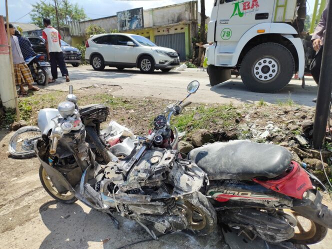 
 Kecelakaan Truk di Gekbrong Cianjur, Lima Orang Tewas.(Foto: Afsal Muhammad/cianjurupdate.com)