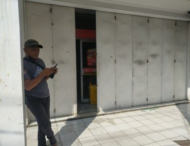 Maling Bobol Minimarket di Cianjur, Masuk Lewat Atap