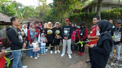 Mahasiswa KKN STAI Al-Azhary Cianjur Gelar Jalan Sehat di Desa Sukarama