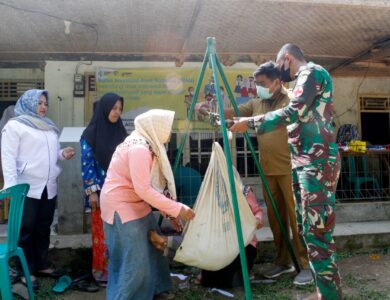 Gelar Posyandu, Satgas TMMD ke-114 Cianjur Ikut Pantau Perkembangan Balita