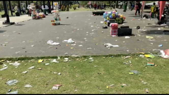 
 Helaran Seni dan Budaya Cianjur Bikin Ruang Publik Dipenuhi Sampah
