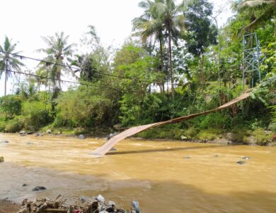 Cuaca Buruk, Jembatan Penguhubung di Cibeber Cianjur Ambruk