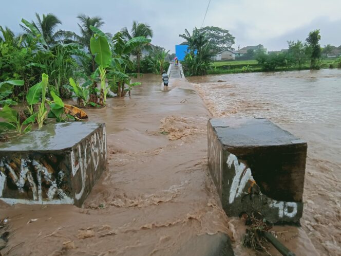 
 Sejumlah Desa di Cibeber Cianjur Terdampak Longsor dan Banjir.(Foto: Istimewa)