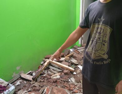 Hujan Deras, Atap Rumah di Cianjur Ambruk