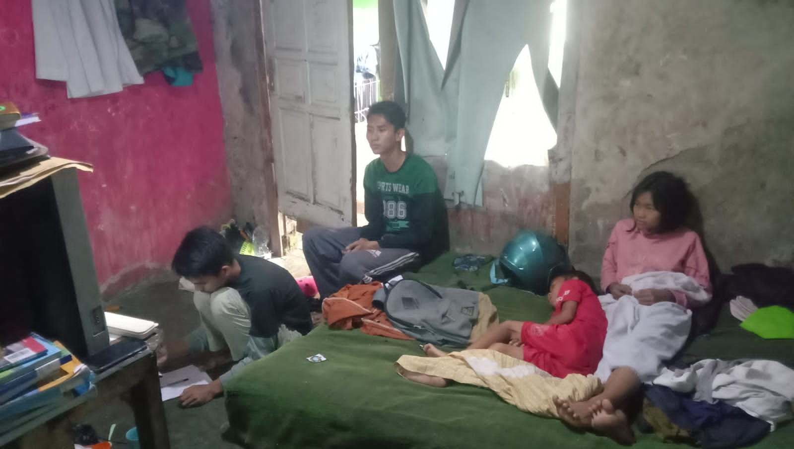 Ayah Empat Anak di Cianjur Tinggal di Rumah Hampir Ambruk