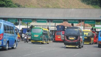 Belum Ada Tarif Baru, Sopir Elf di Cianjur Mogok Kerja