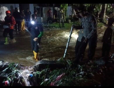 Dua Relawan Terbawa Longsor dan Banjir di Hotel Lembah Permai Resort Cipanas