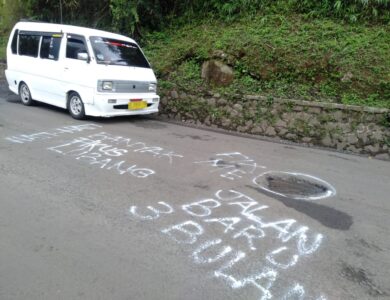 Baru Dua Bulan, Jalan Cianjur - Sukanagara Sudah Rusak Lagi