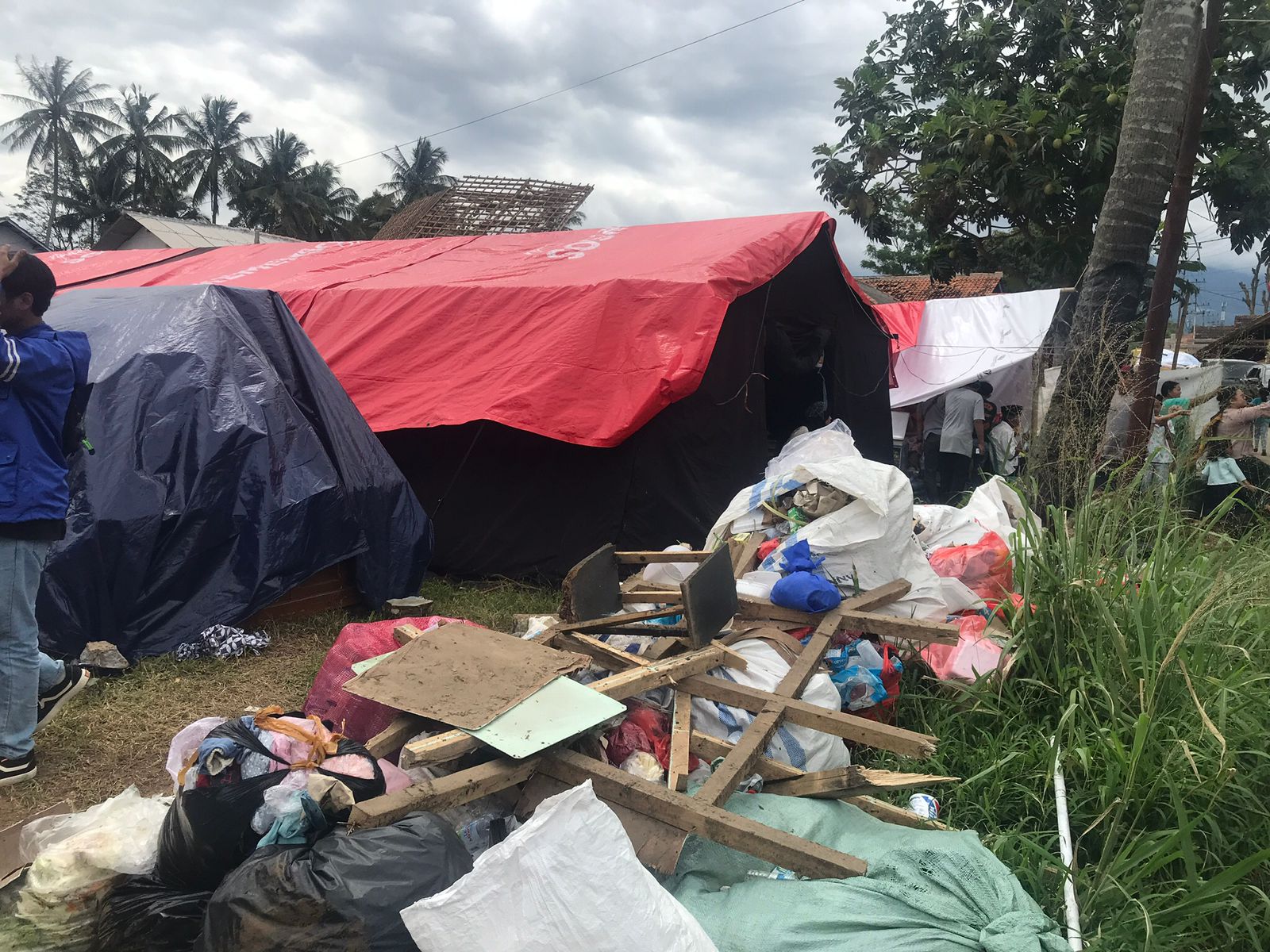 Pengungsi Gempa Cianjur Keluhkan Penanganan Sampah dari Pemerintah