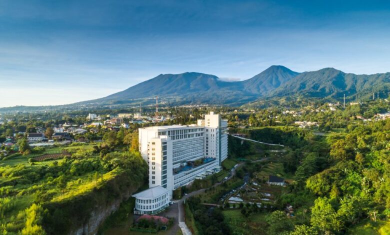 Sambut Libur Natal, Le Eminence Hotel Siapkan Berbagai Acara Spektakuler dan Berkesan