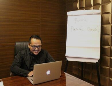 Kisah Fahmi Akbar, Dari Penjual Brownies Sampai Ahli Public Speaking